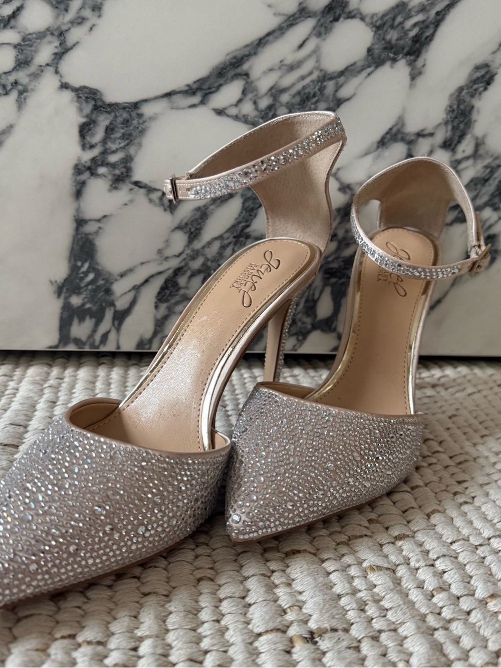 Jewel Badgley Mischka Jailene Champagne Satin Rhinestone Pump Size 9 NEW - Picture 1 of 13